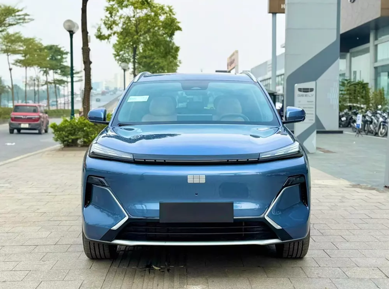 SUV plug-in hybrid Geely EX5 EM-i