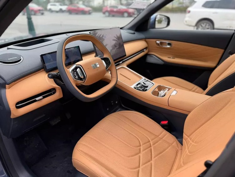 Chi tiết nội thất của SUV plug-in hybrid Geely EX5 EM-i