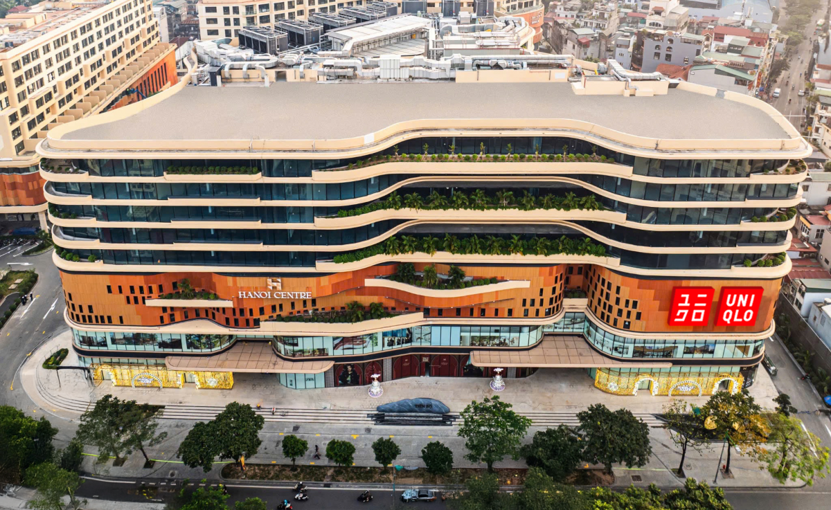 UNIQLO chính thức khai trương cửa hàng thứ 31 tại TTTM Hanoi Centre vào ngày 27/3