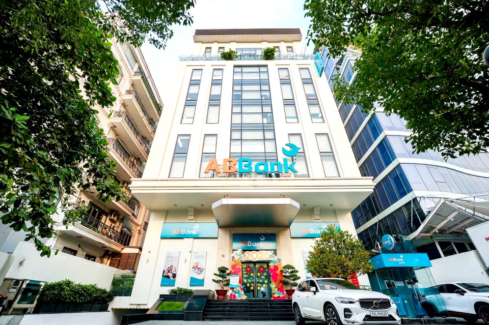 Tăng vốn lên gần 14.000 tỷ đồng, ABBank tăng tốc tái cấu trúc toàn diện