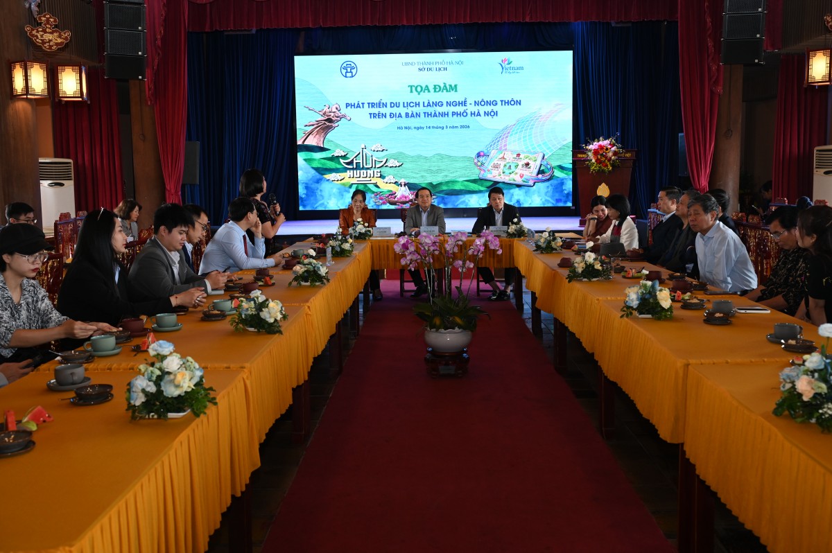 Đưa Bát Tràng trở thành biểu tượng du lịch làng nghề của Việt Nam Đưa Bát Tràng trở thành biểu tượng du lịch làng nghề của Việt Nam