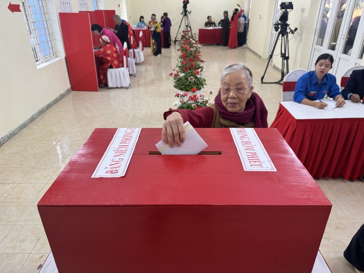 Rộn ràng bầu cử ở nhiều địa phương trên địa bàn Hà Nội Rộn ràng bầu cử ở nhiều địa phương trên địa bàn Hà Nội