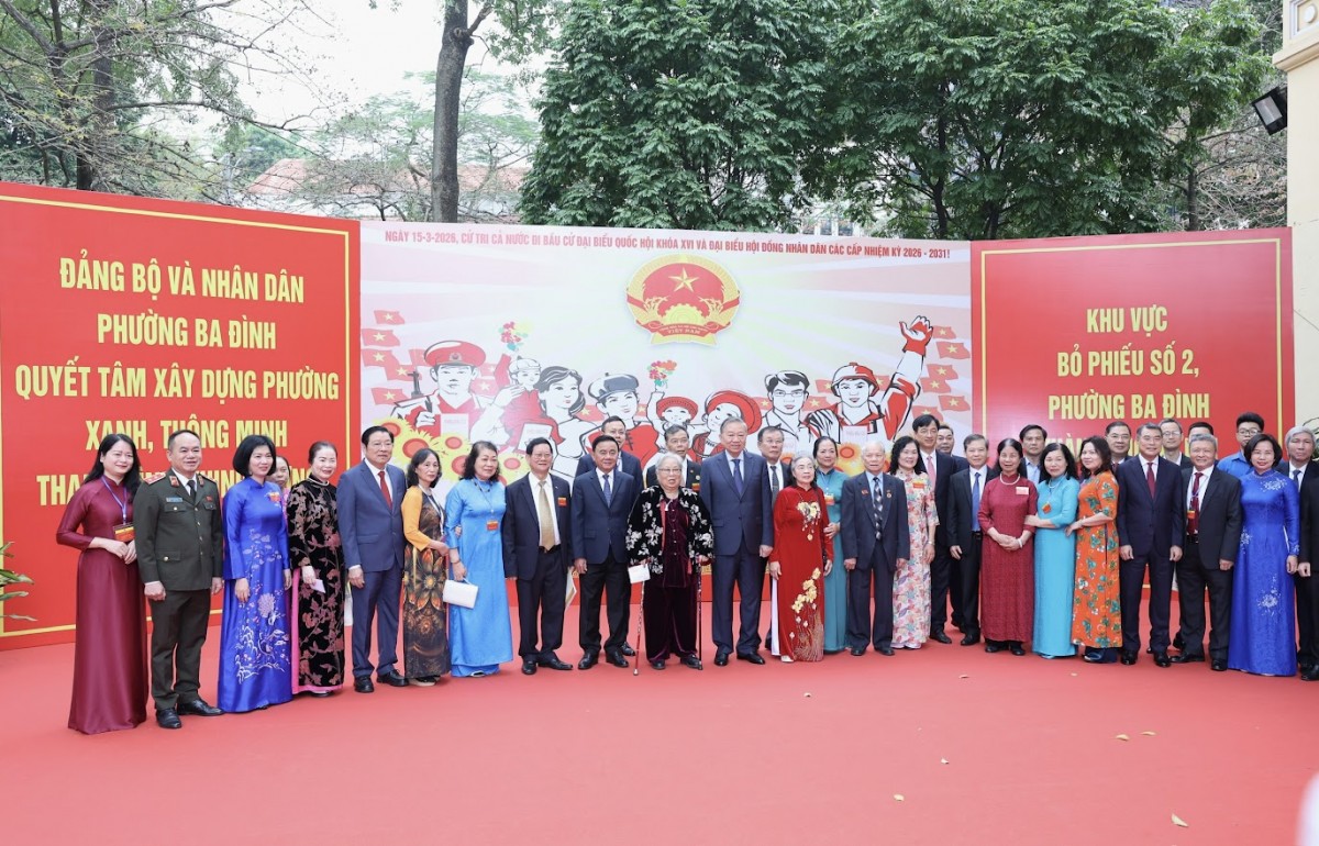 ổng Bí thư Tô Lâm, cùng các đại biểu và cử tri tại Khu vực bỏ phiếu số 02, phường Ba Đình, thành phố Hà Nội. ổng Bí thư Tô Lâm, cùng các đại biểu và cử tri tại Khu vực bỏ phiếu số 02, phường Ba Đình, thành phố Hà Nội.