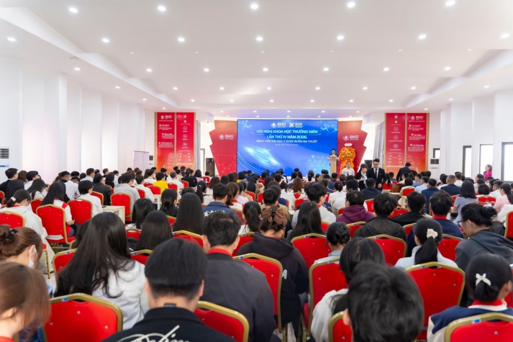 Các chuyên gia, bác sĩ, giảng viên và sinh viên tham dự Hội nghị khoa học thường niên lần thứ IV năm 2026 do Bệnh viện Đại học Y Dược Buôn Ma Thuột tổ chức. Các chuyên gia, bác sĩ, giảng viên và sinh viên tham dự Hội nghị khoa học thường niên lần thứ IV năm 2026 do Bệnh viện Đại học Y Dược Buôn Ma Thuột tổ chức.