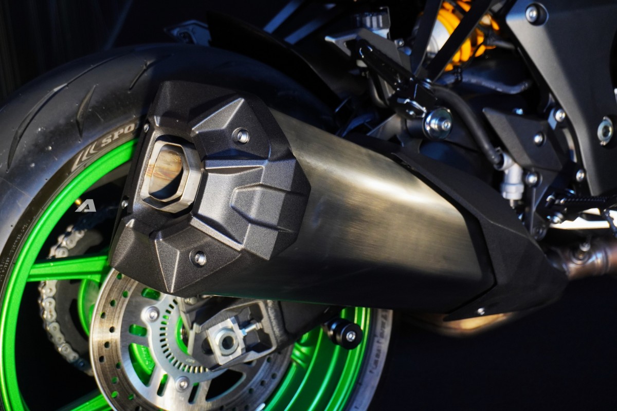 Kawasaki Z1100 SE ra mắt tại Việt Nam với mức giá gây chú ý