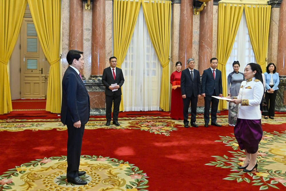Chủ tịch nước Lương Cường tiếp Đại sứ Campuchia Touch Pharat trình quốc thư