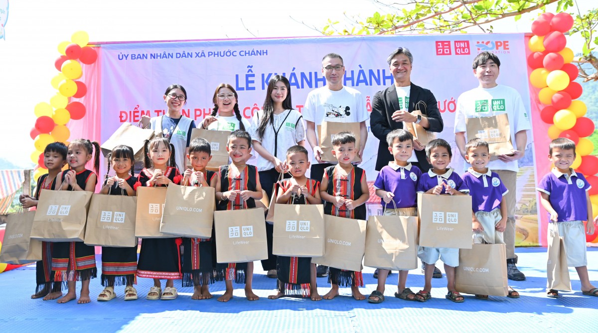 UNIQLO khánh thành điểm trường tại Đà Nẵng, trao 3.000 trang phục cho người dân