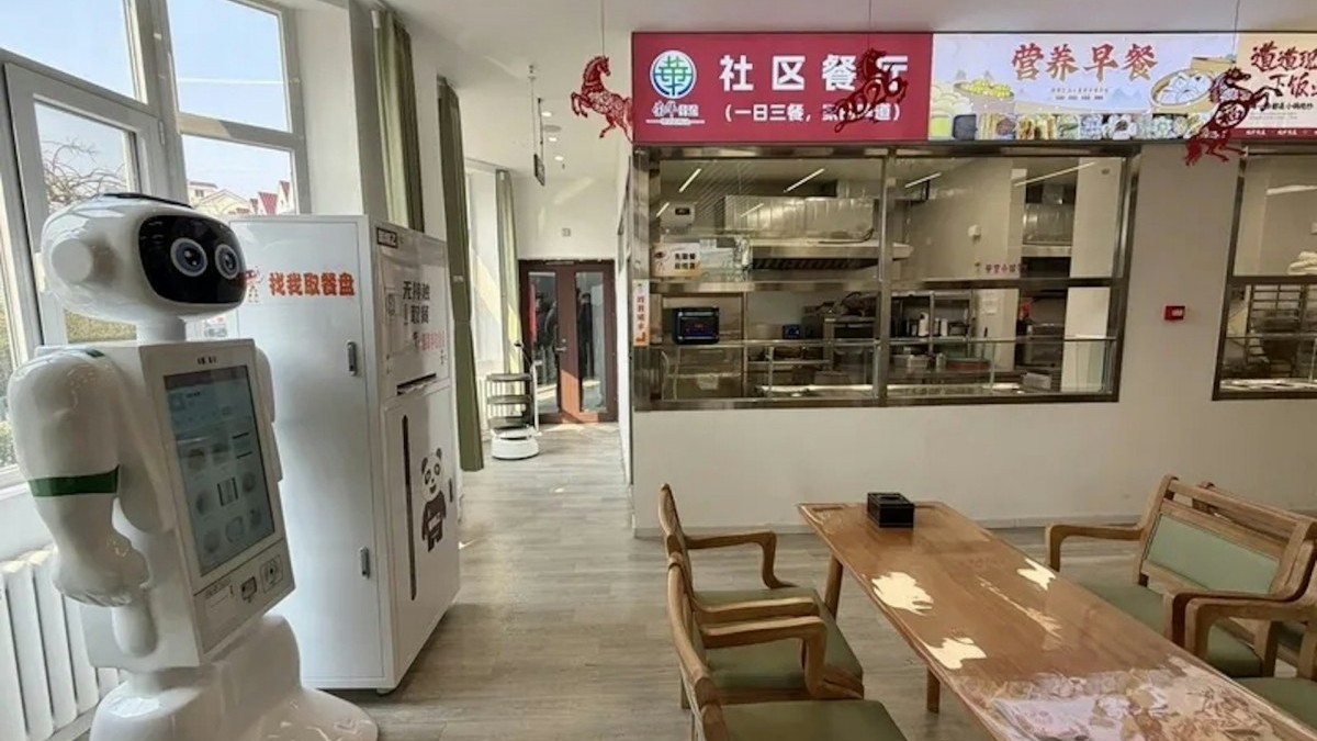 Trung Quốc vận hành trạm dưỡng lão robot đầu tiên trên thế giới