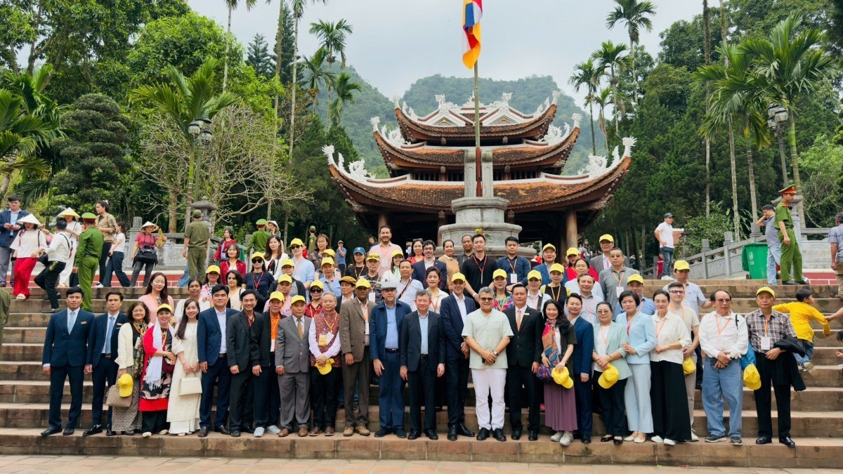 Gần 400 đại biểu quốc tế trải nghiệm 