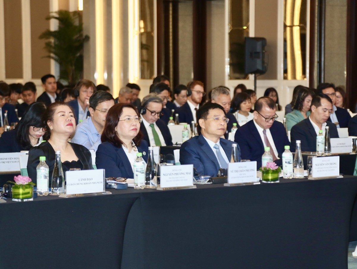 Các giải pháp phát triển thị trường chứng khoán – Góp phần thúc đẩy tăng trưởng kinh tế