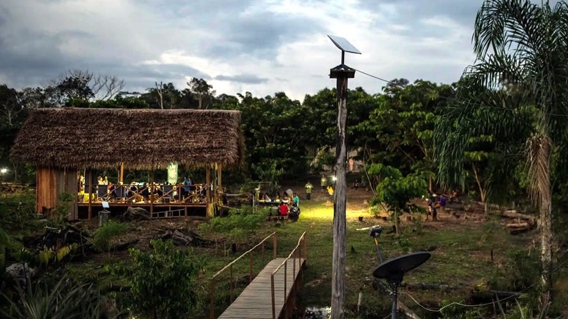 Internet vệ tinh Starlink vào lớp học vùng sâu, thực tế ra sao?