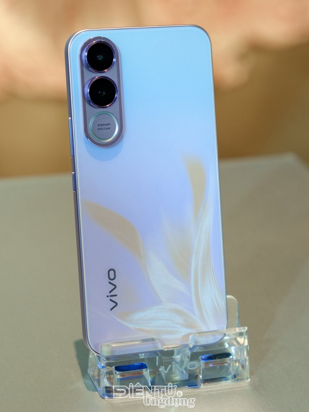 vivo trình làng bộ đôi smartphone mới V70 và V70 FE