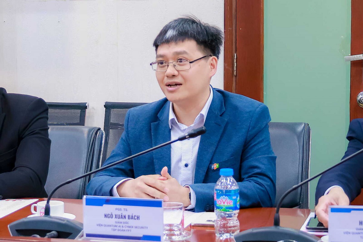 PGS.TS. Ngô Xuân Bách - Giám đốc QACI, Tập đoàn FPT chia sẻ tại sự kiện. Ảnh: FPT