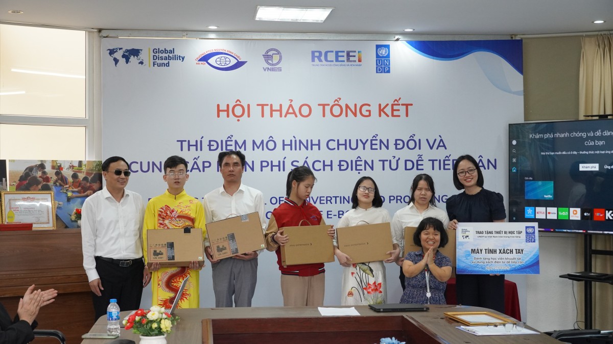 Sách giáo khoa điện tử mở rộng cơ hội học tập cho học sinh khiếm thị tại Việt Nam