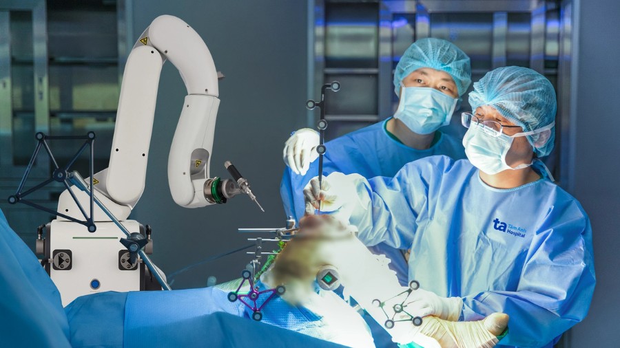 Việt Nam lần đầu ứng dụng robot AI chủ động trong phẫu thuật thay khớp