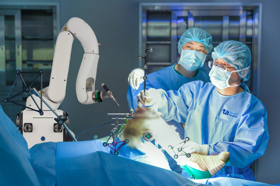 Kỳ vọng nâng cao chất lượng phẫu thuật thay khớp nhờ robot CUVIS-Joint. Ảnh