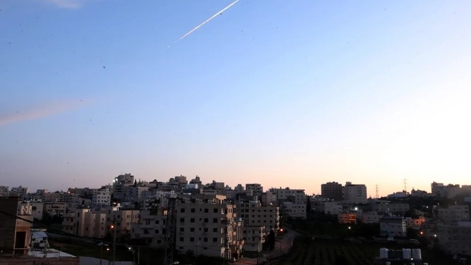 Chứng khoán châu Á giao dịch trái chiều khi giá dầu đảo chiều giảm mạnh