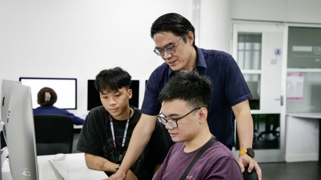 Sinh viên RMIT thực hành tấn công mạng trong môi trường giả lập