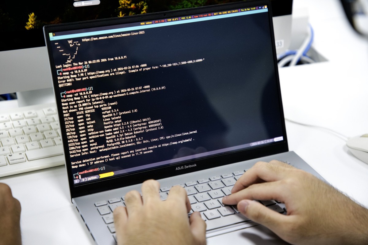 Sinh viên RMIT thực hành tấn công mạng trong môi trường giả lập