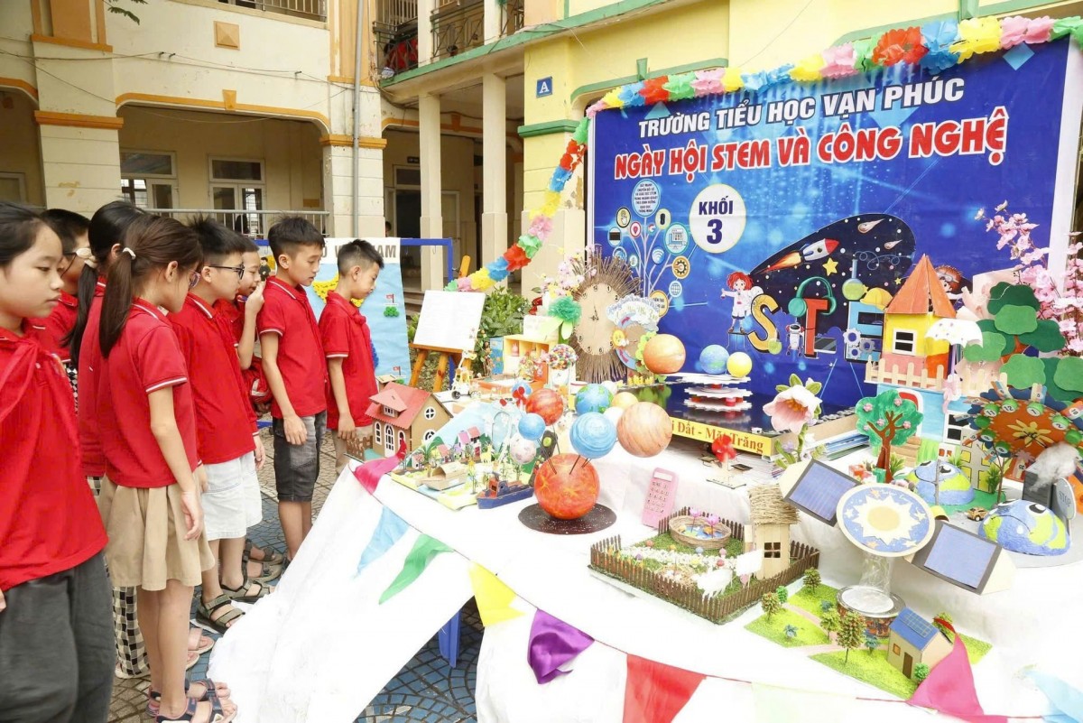 Trường Tiểu học Vạn Phúc đẩy mạnh giáo dục STEM qua ngày hội công nghệ