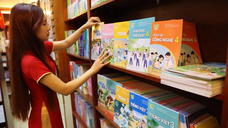 Dự kiến miễn phí sách giáo khoa trên phạm vi cả nước từ năm học 2029-2030