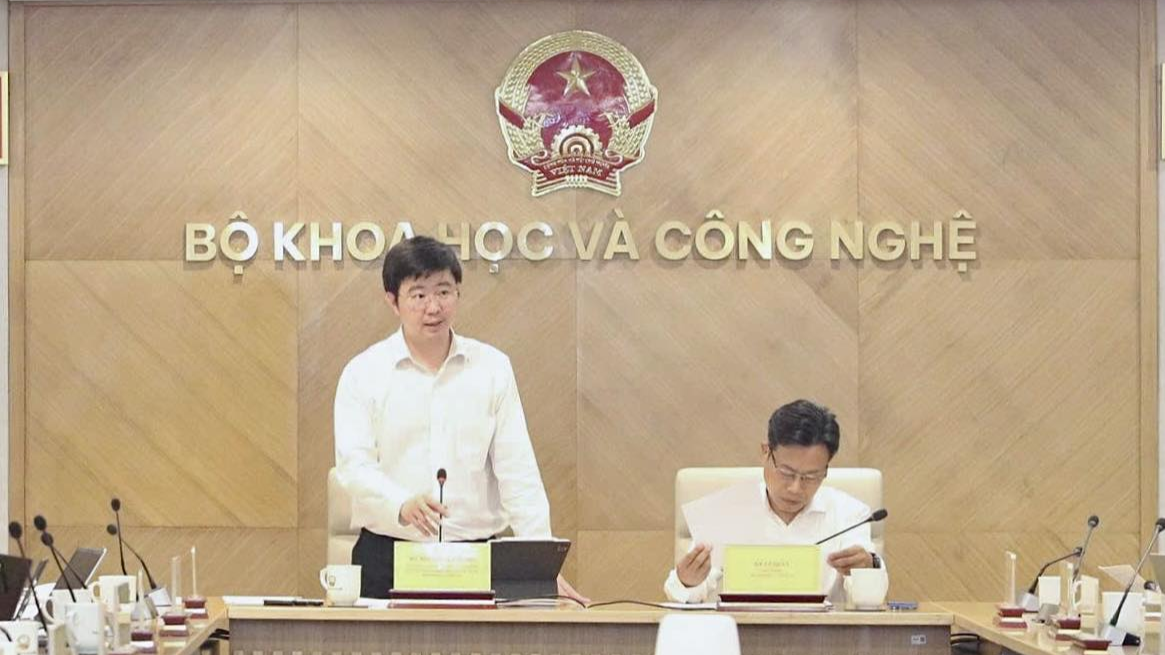 Thứ trưởng Bộ KH&CN Bùi Hoàng Phương và Thứ trưởng Bộ GD&ĐT Lê Quân đồng chủ trì buổi làm việc.