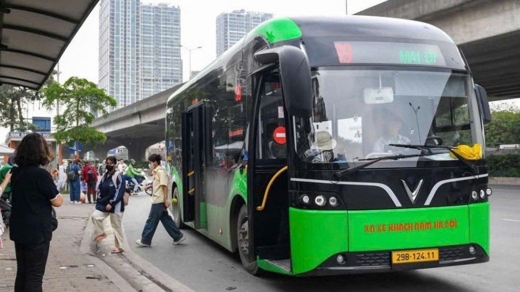 Phương án miễn phí xe buýt tại Hà Nội sắp trở thành hiện thực?