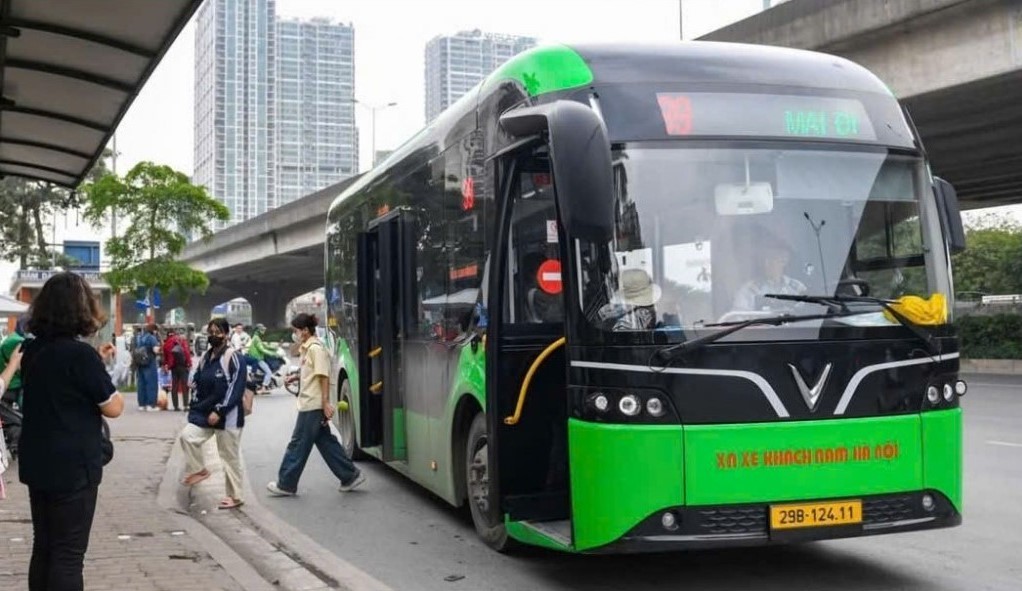 Phương án miễn phí xe buýt tại Hà Nội sắp trở thành hiện thực?