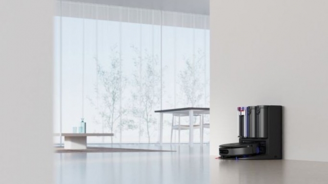 Dyson ra mắt robot hút bụi lau nhà đầu tiên giá gần 36 triệu đồng