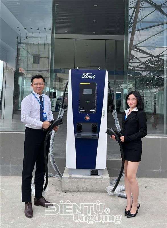 Ford Mustang Mach-E có mức giá mới, 1.699.000.000 đồng