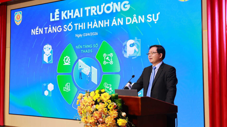 Phó Thủ tướng Chính phủ Hồ Quốc Dũng chia sẻ về Nền tảng số Thi hành án dân sự. Ảnh: FPT