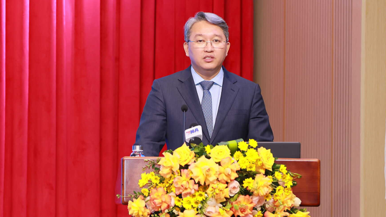 Bộ trưởng Tư pháp Nguyễn Hải Ninh chỉ đạo để Nền tảng số Thi hành án dân sự phát huy hiệu quả. Ảnh: FPT