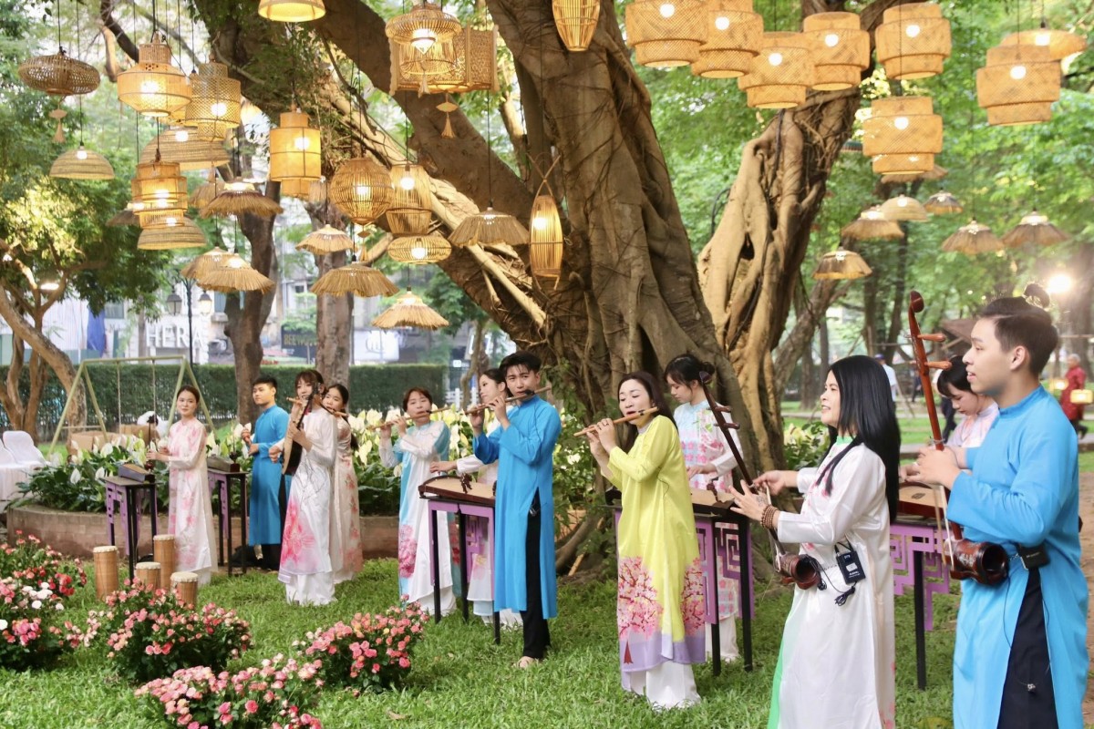 ‘Vườn Ánh sáng’ tôn vinh tri thức và đạo học tại di sản Văn Miếu - Quốc Tử Giám