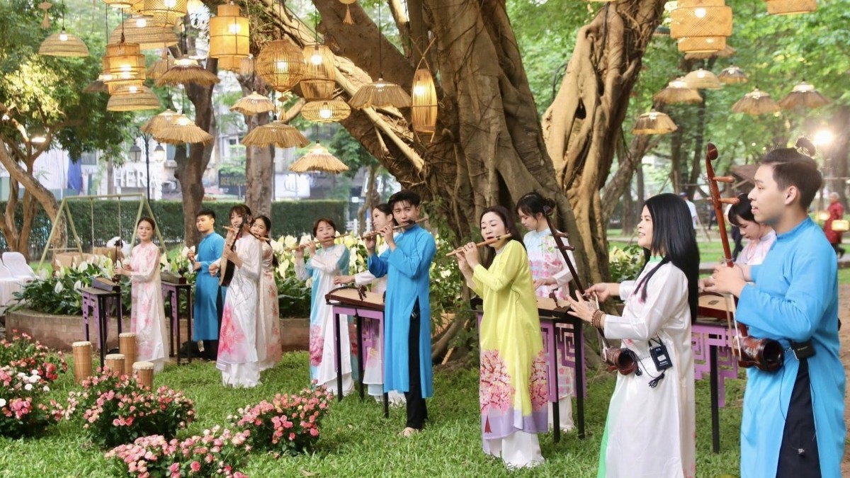 ‘Vườn Ánh sáng’ tôn vinh tri thức và đạo học tại di sản Văn Miếu - Quốc Tử Giám