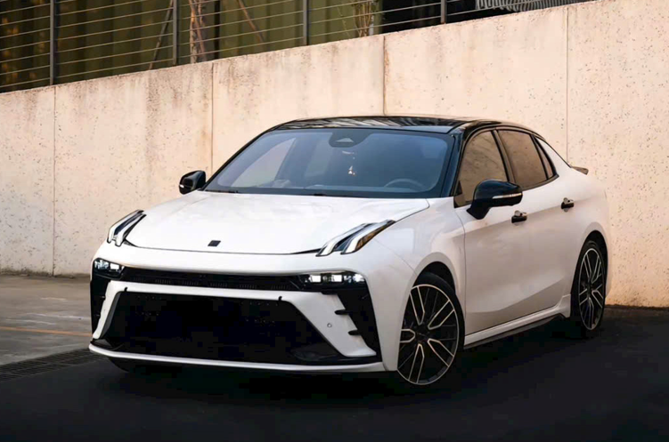 Lynk & Co 03 sắp ra mắt Việt Nam, ngay sau Lynk & Co 02