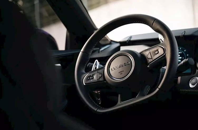 Lynk & Co 03 sắp ra mắt Việt Nam, ngay sau Lynk & Co 02