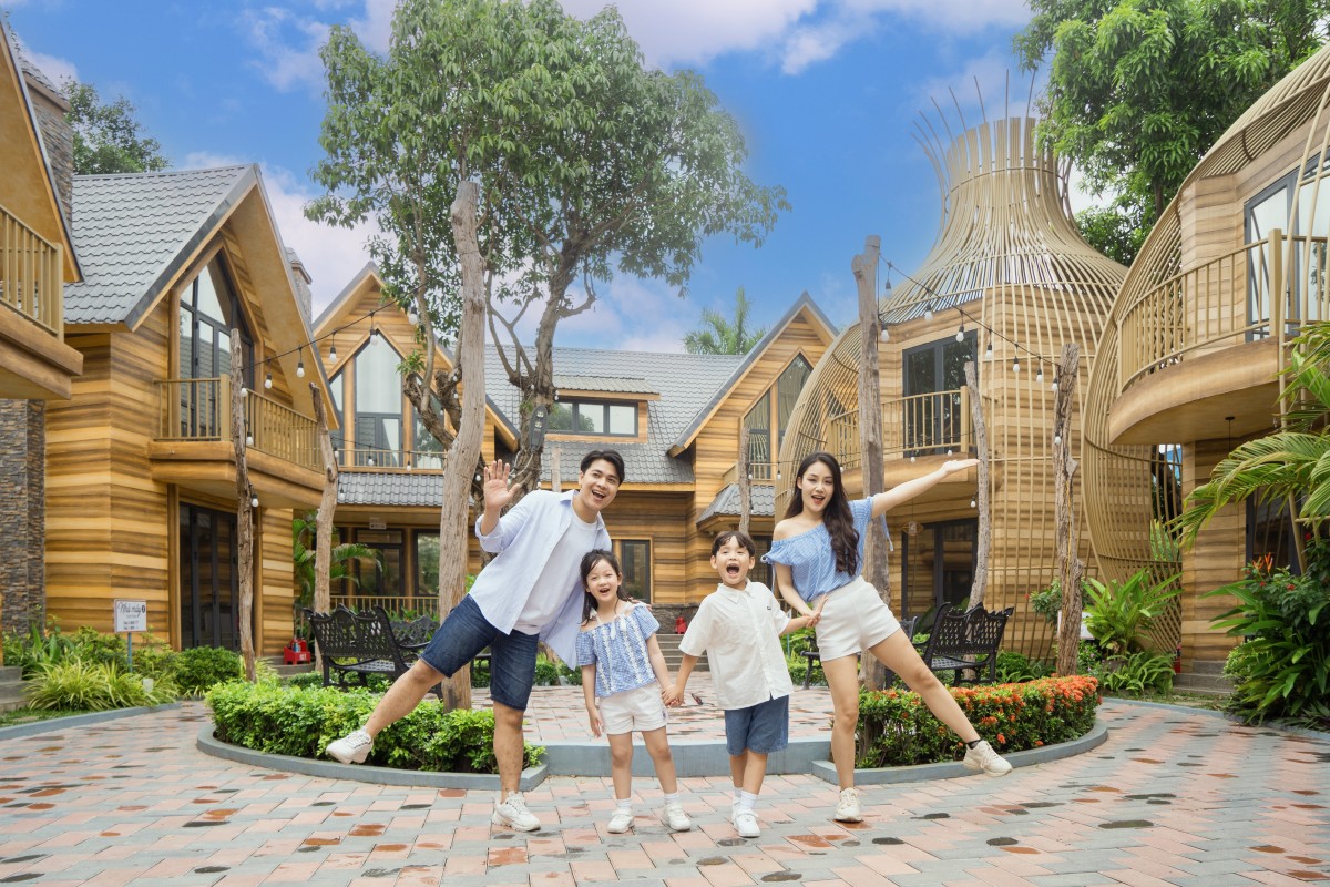 Khám phá Xứ sở Pony đầy sắc màu tại Công viên Thiên đường Bảo Sơn dịp nghỉ lễ