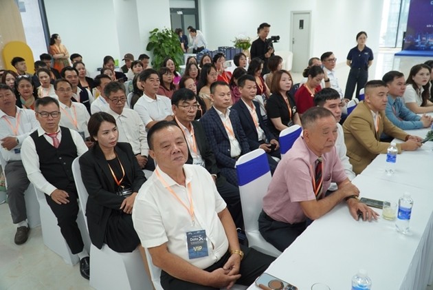 Các đại biểu tham gia chương trình lễ ra mắt Data X – Nền tảng RegTech tiên phong tại Việt Nam, Công ty Cổ phần TPV Datatrust - Ảnh: HÀ CHÂU