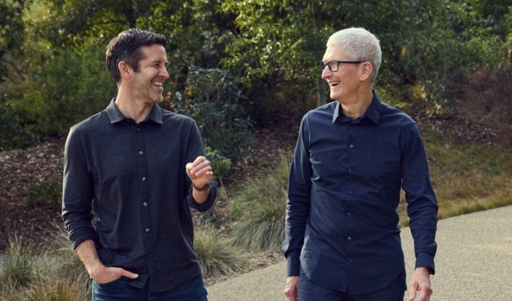 Tim Cook nhường ghế CEO Apple cho John Ternus từ tháng 9 năm nay