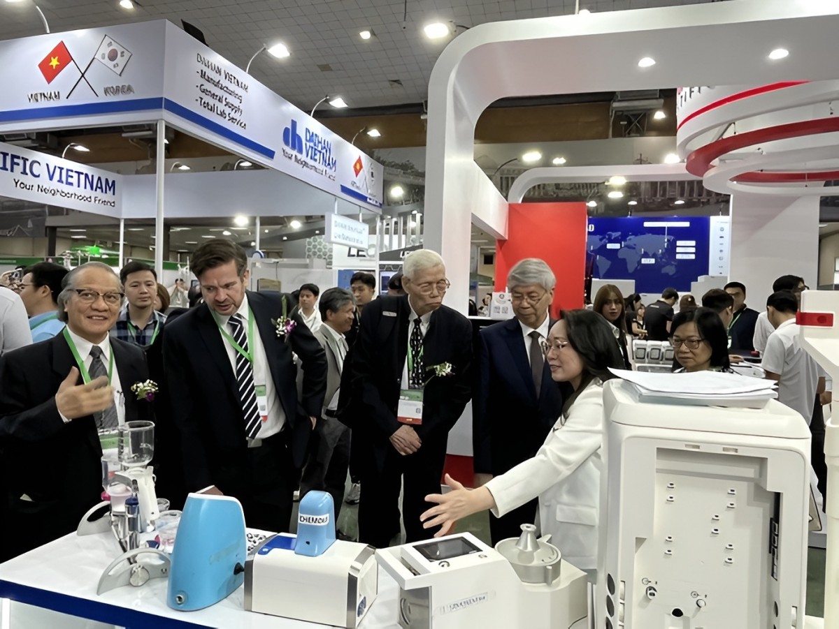 Triển lãm Analytica Hanoi 2026 quy tụ hơn 150 doanh nghiệp trưng bày công nghệ phòng thí nghiệm.