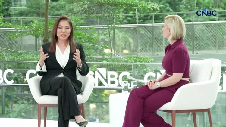 CEO DBS cảnh báo chiến tranh mạng khiến bà mất ngủ