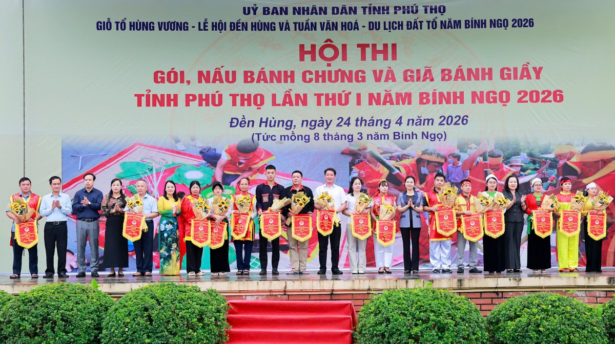 Hội thi gói, nấu bánh chưng và giã bánh giầy là hoạt động văn hóa mang ý nghĩa sâu sắc