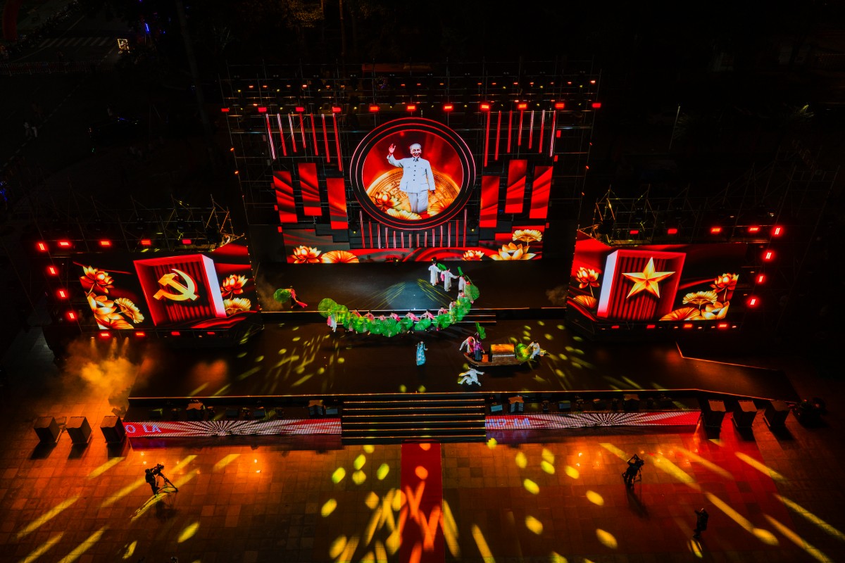 Chương trình nghệ thuật 'Hưng Yên - Nắng Hạ xanh trong - Vì cộng đồng không ma túy'