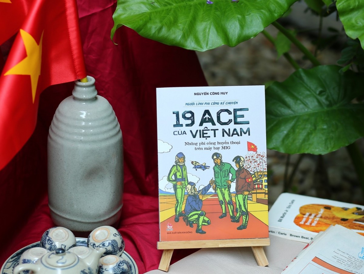 NXB Kim Đồng ra mắt sách 'Vũ Xuân Thiều và chuyến bay bất tử' nhân kỷ niệm 51 năm thống nhất đất nước