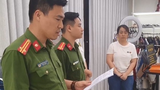 Bán hàng hiệu 835 tỷ trên Facebook, chủ shop bị truy tố trốn thuế