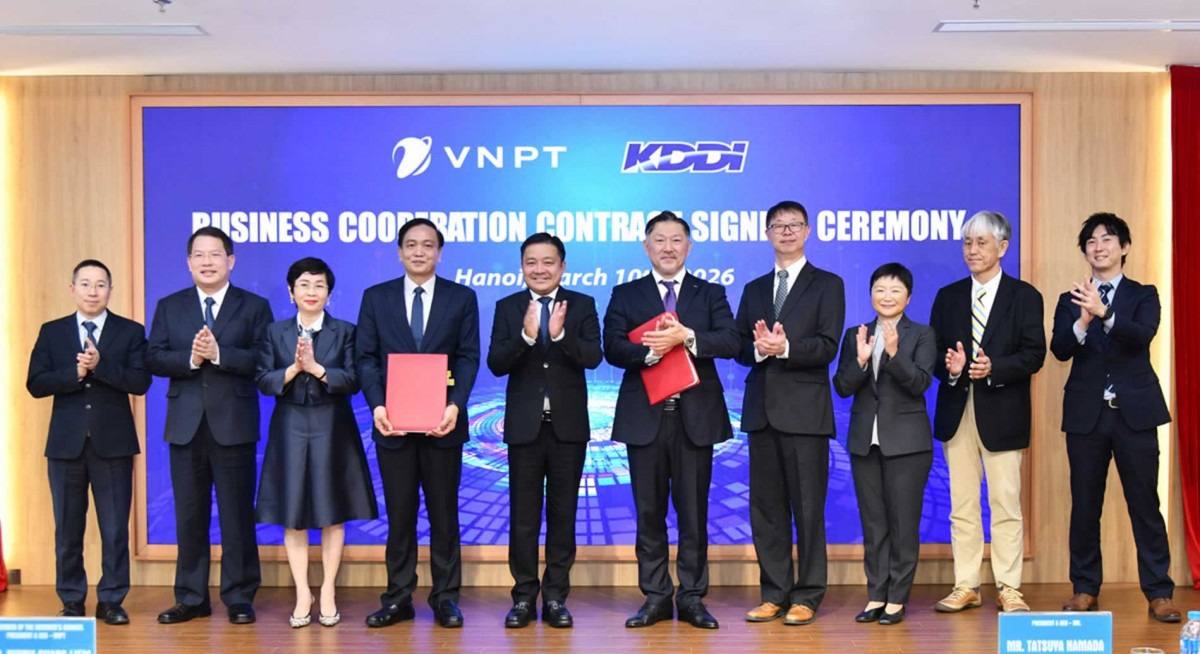 Lễ ký kết hợp tác VNPT KDDI phát triển thương hiệu di động mới tại Việt Nam năm 2026, với sự tham dự của lãnh đạo cấp cao hai tập đoàn