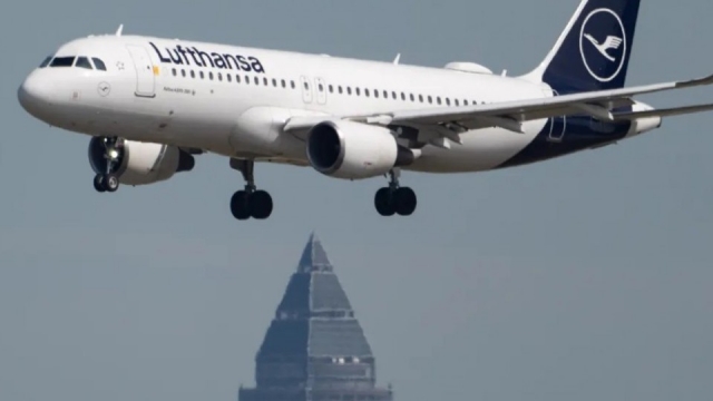 Lufthansa gánh thêm gần 2 tỷ USD vì giá nhiên liệu tăng