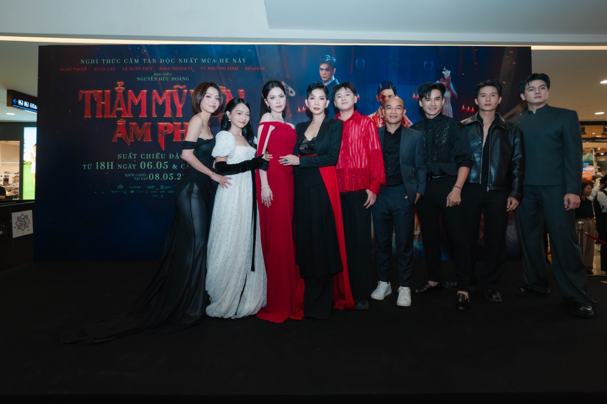 Việt Hương, Đàm Vĩnh Hưng, H’Hen Niê và nhiều sao Việt đến xem phim ‘Thẩm mỹ viện âm phủ’