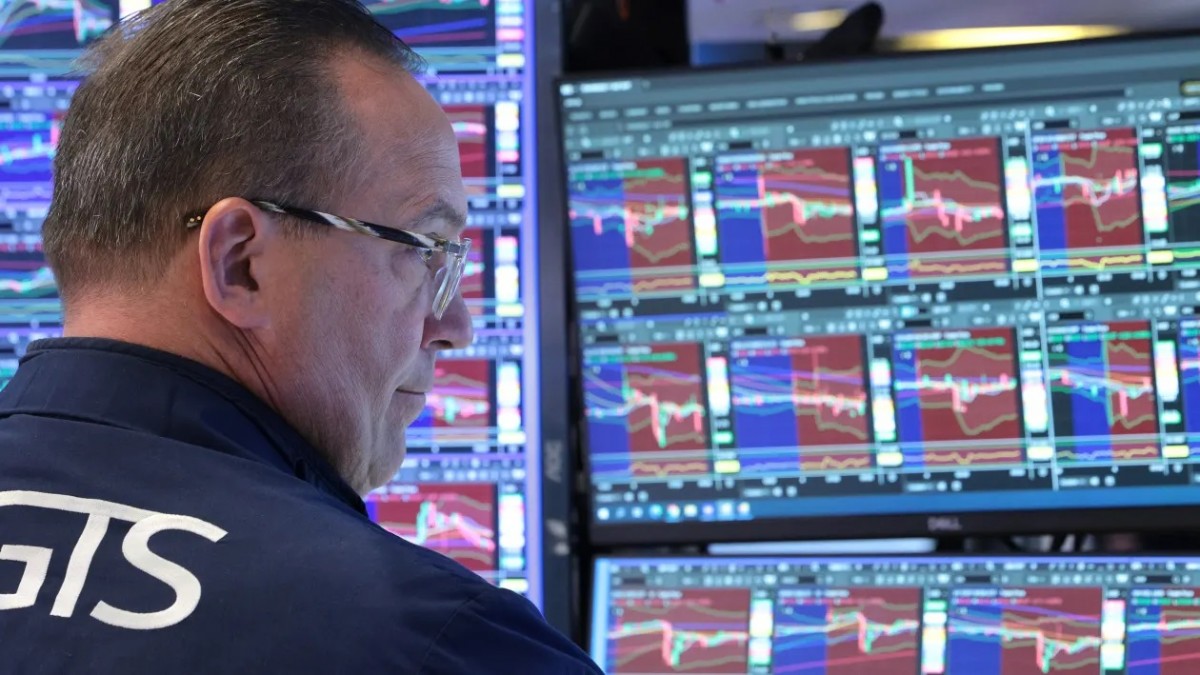 Nikkei 225 vượt 61.000 điểm bất chấp căng thẳng Iran
