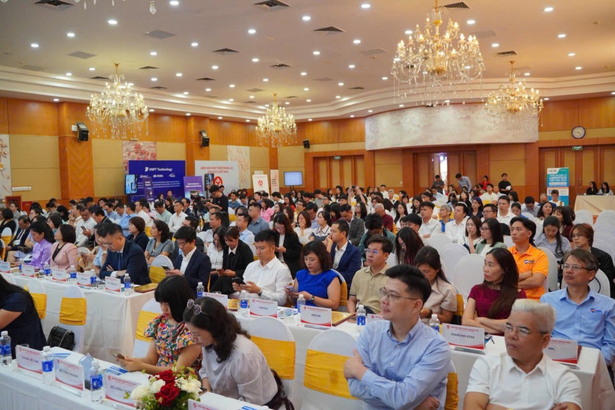 Ngành Logistics Việt Nam trước áp lực chuyển đổi số và ứng dụng AI toàn diện